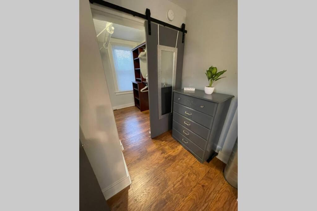 Industrial Brick Townhouse In Downtown Lancaster Villa Exteriör bild